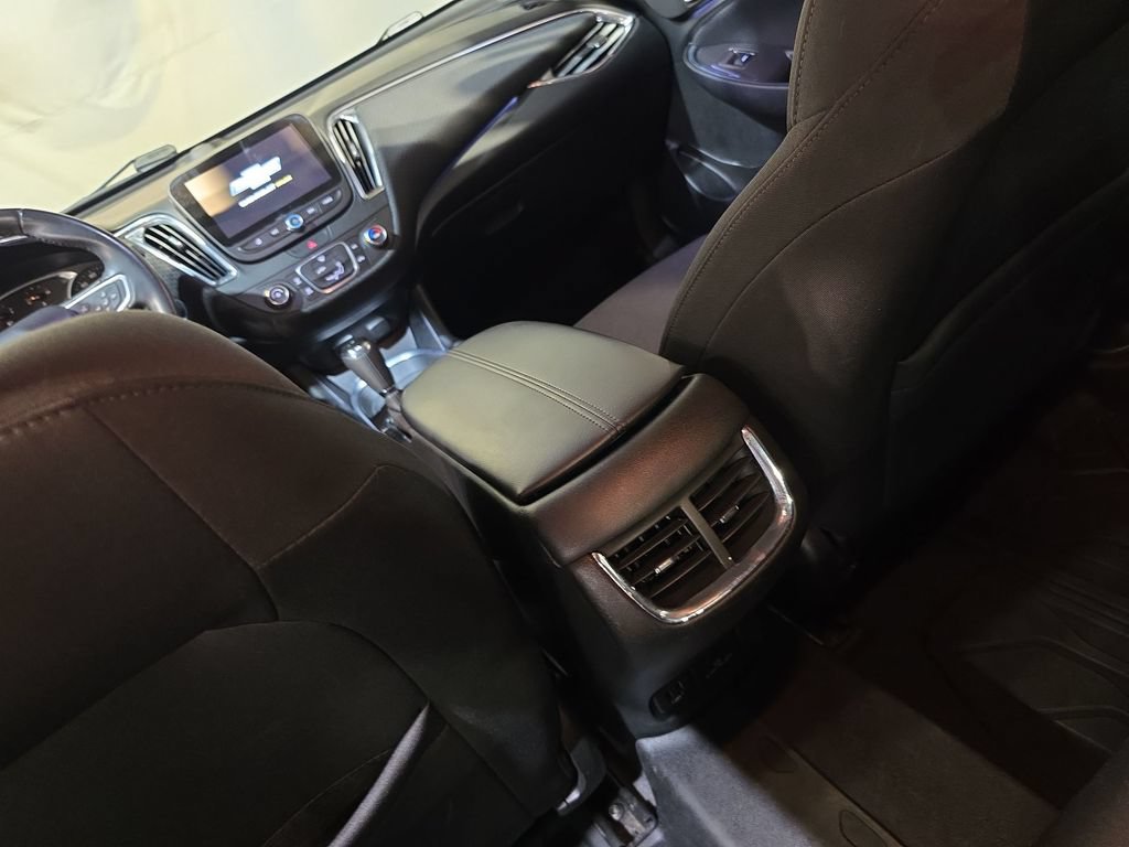 Used 2018 Chevrolet Malibu LT FWD image 22