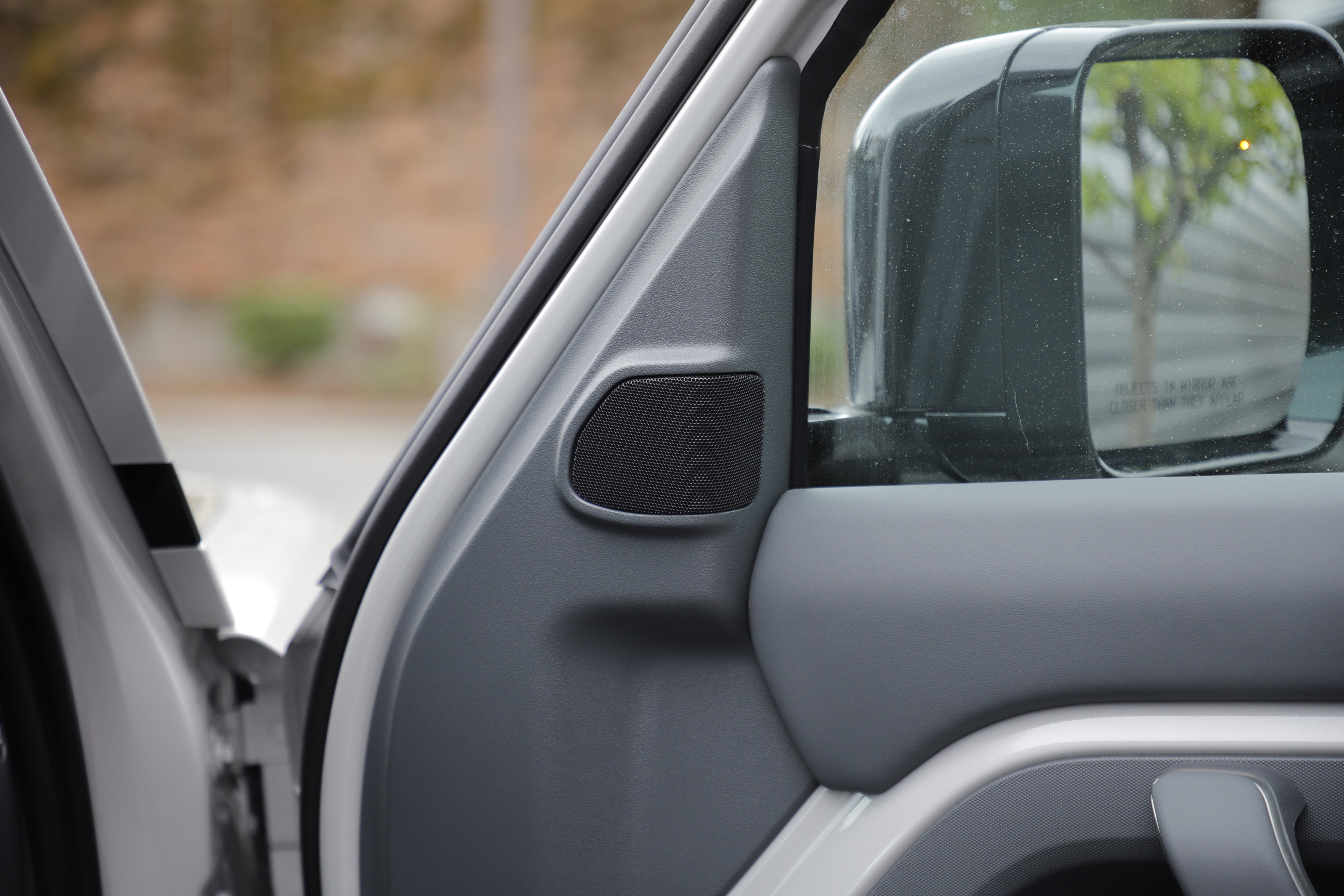 New 2026 Land Rover Defender 110 X-Dynamic SE image 8