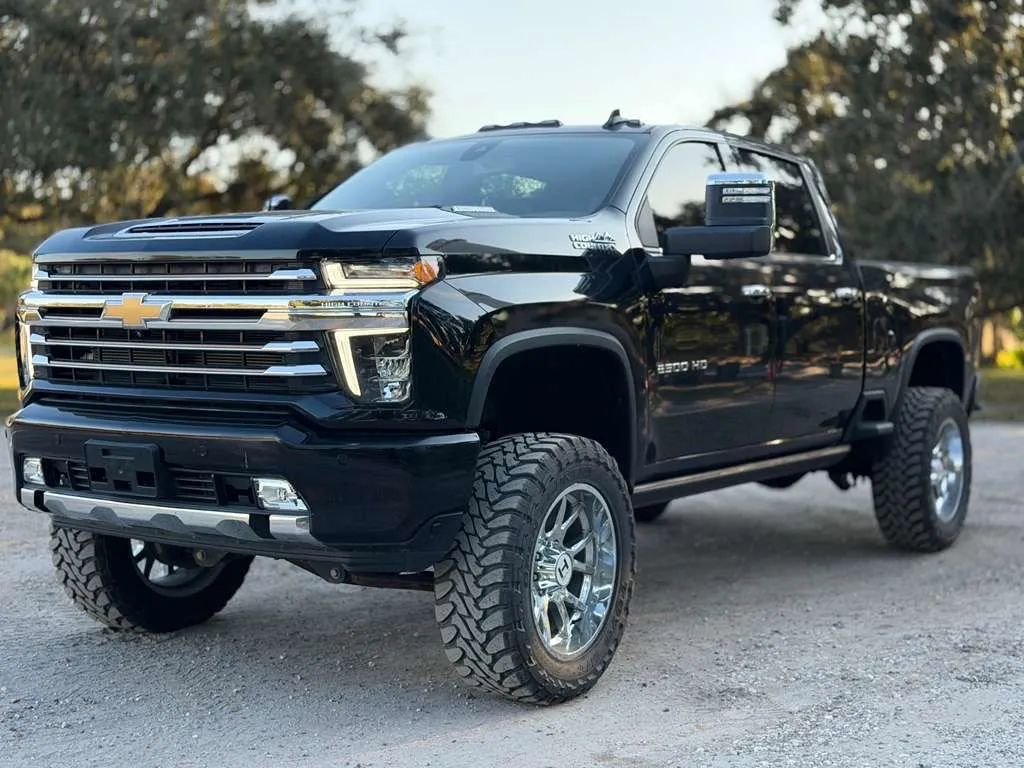 Used 2023 Chevrolet Silverado 2500 High Country w/ Safety Package II image 58