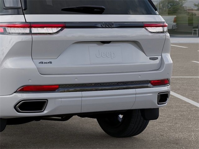 New 2025 Jeep Grand Cherokee Summit image 13