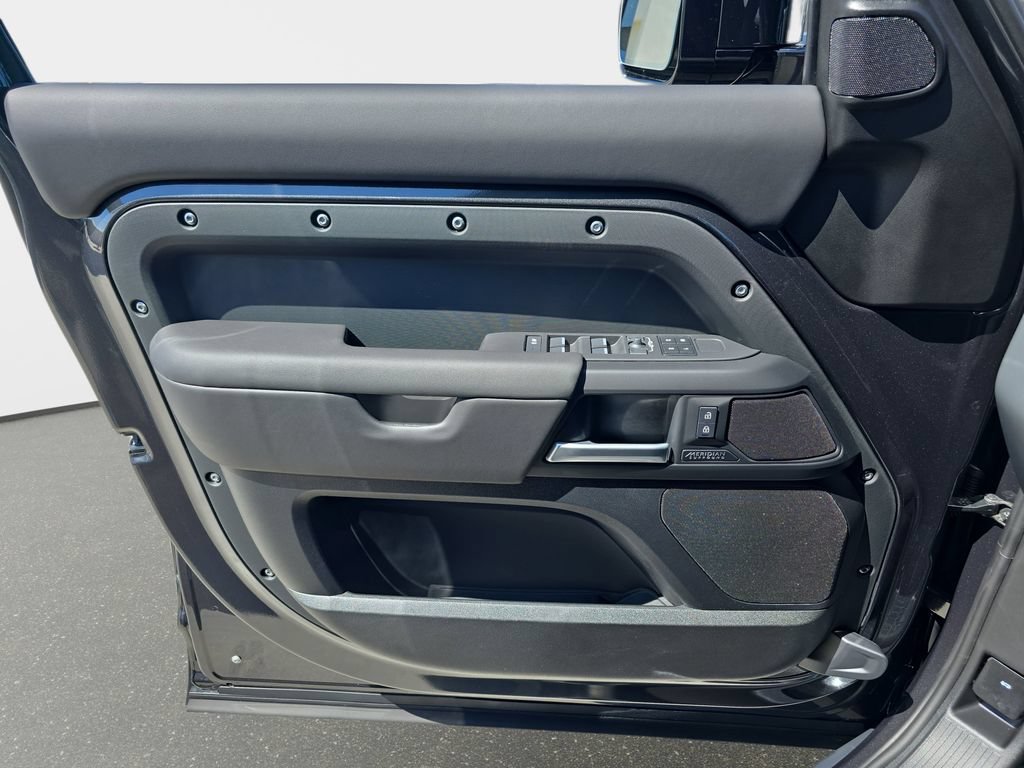 New 2026 Land Rover Defender 110 X-Dynamic SE AWD/4WD image 28