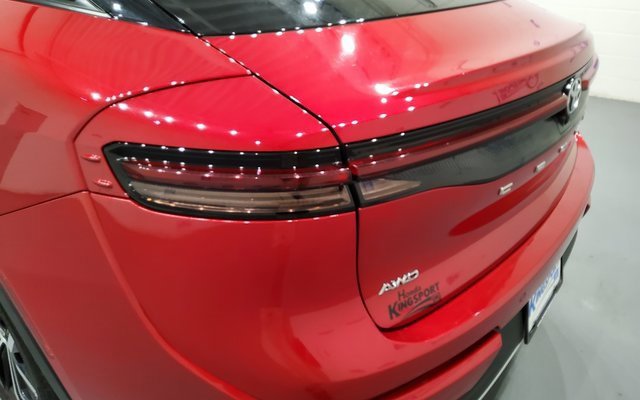 Used 2023 Toyota Crown Limited image 12