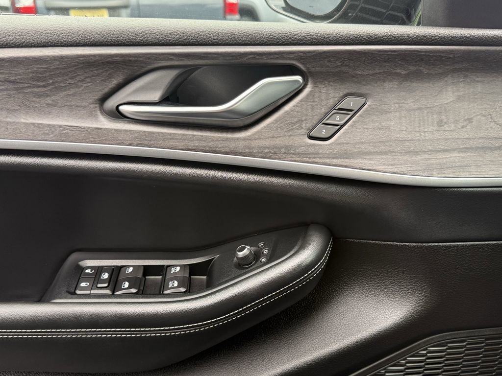 Used 2024 Jeep Grand Cherokee Limited w/ Trailer Tow Package image 16