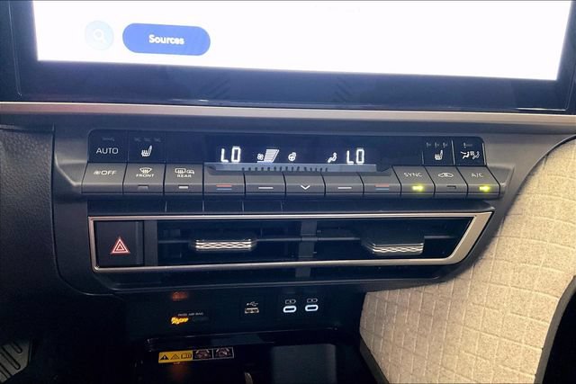 Used 2026 Toyota Camry XLE AWD/4WD image 30