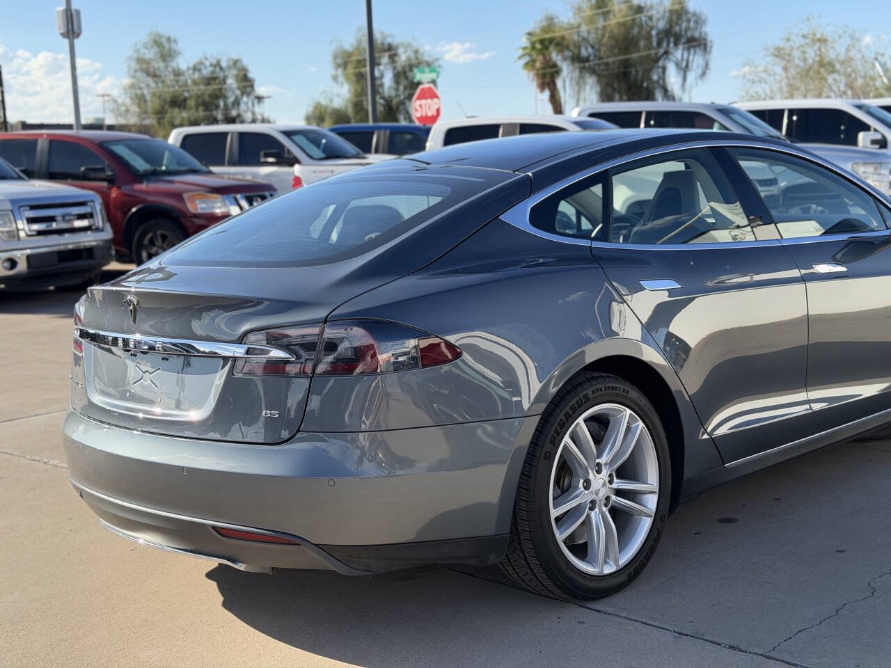 Used 2014 Tesla Model S 85 RWD image 16