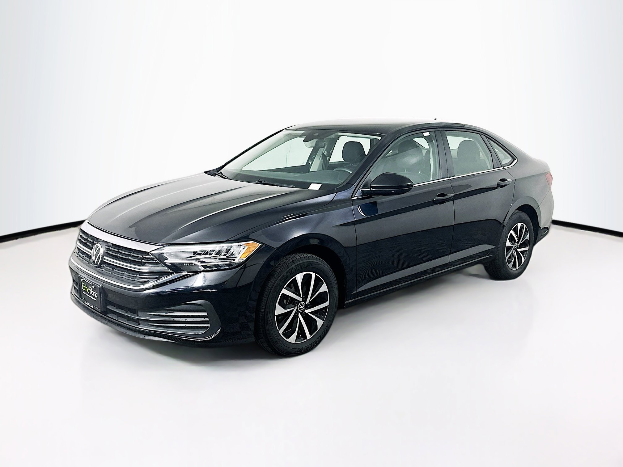 Used 2024 Volkswagen Jetta S image 3