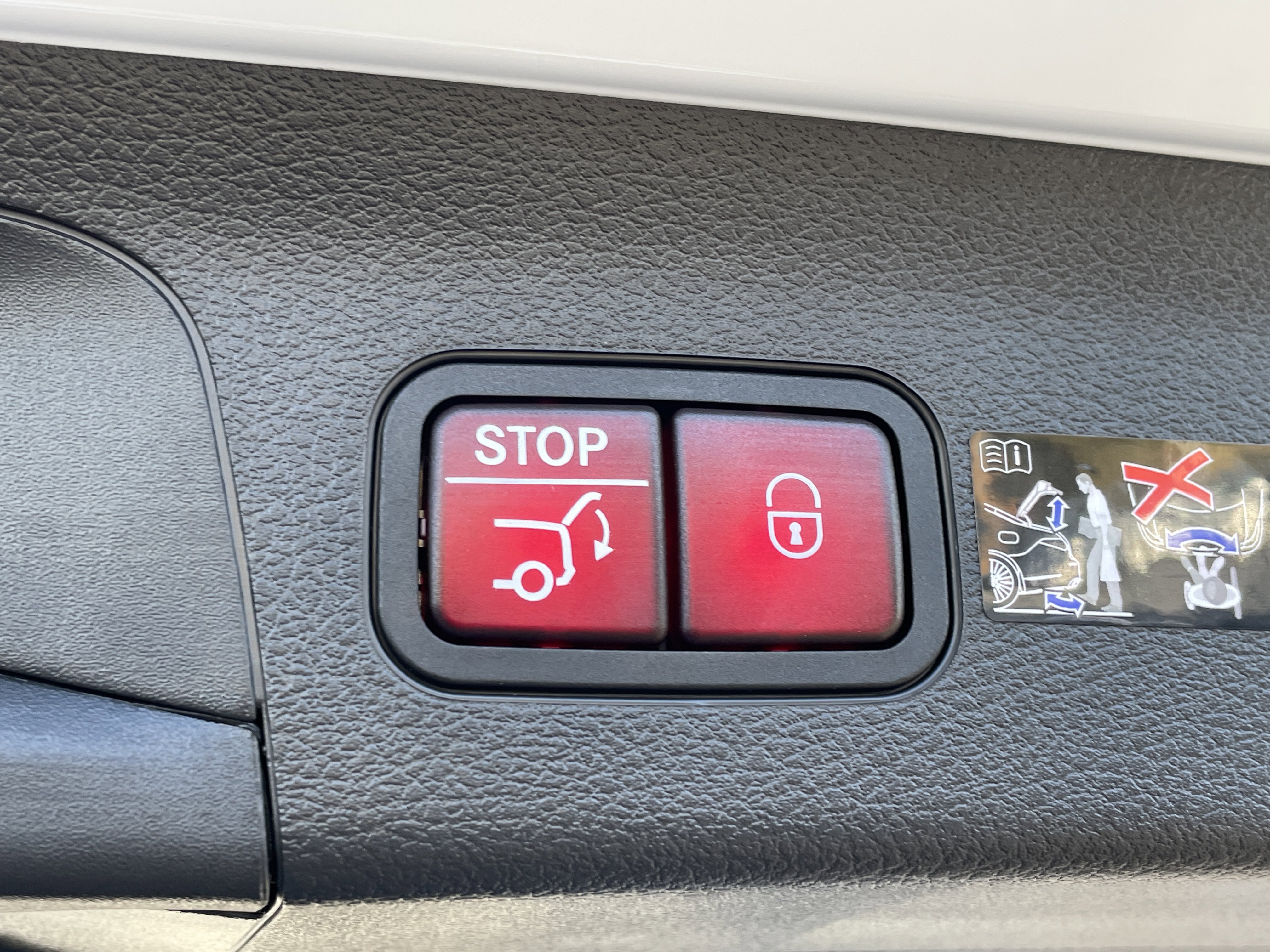 New 2026 Mercedes-Benz GLS 580 4MATIC image 12