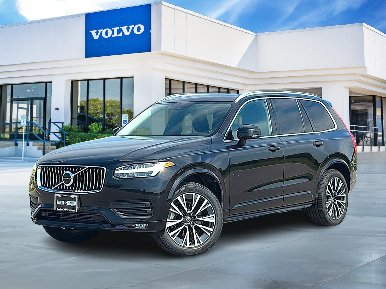 Used 2022 Volvo XC90 T5 Momentum w/ Protection Package Premier FWD image 1