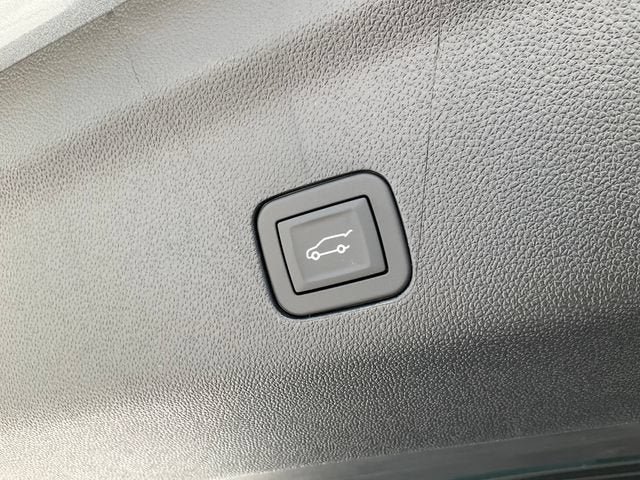 New 2026 Chevrolet Suburban Premier AWD/4WD image 19