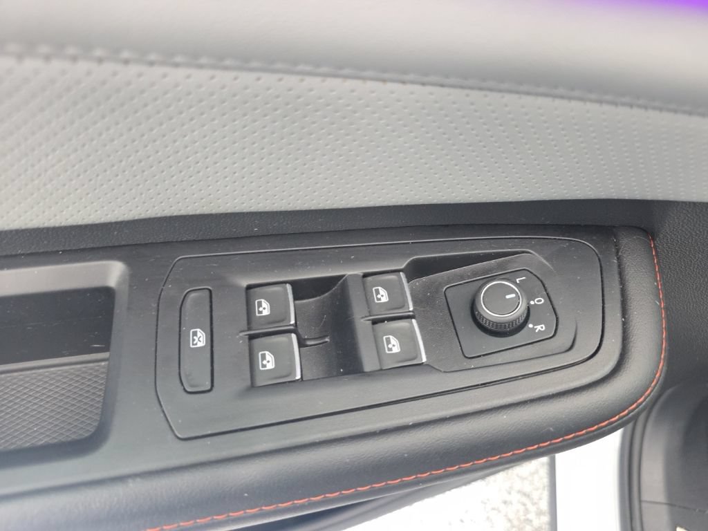 Certified 2024 Volkswagen Atlas Peak Edition SE AWD/4WD image 34