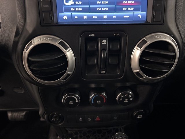 Used 2017 Jeep Wrangler Unlimited Sahara image 23