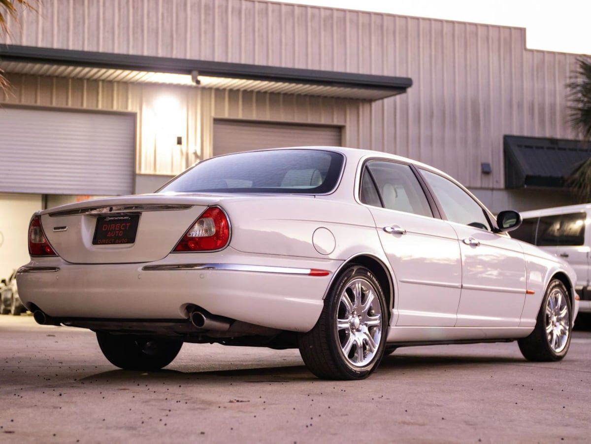 Used 2004 Jaguar XJ8 RWD image 15