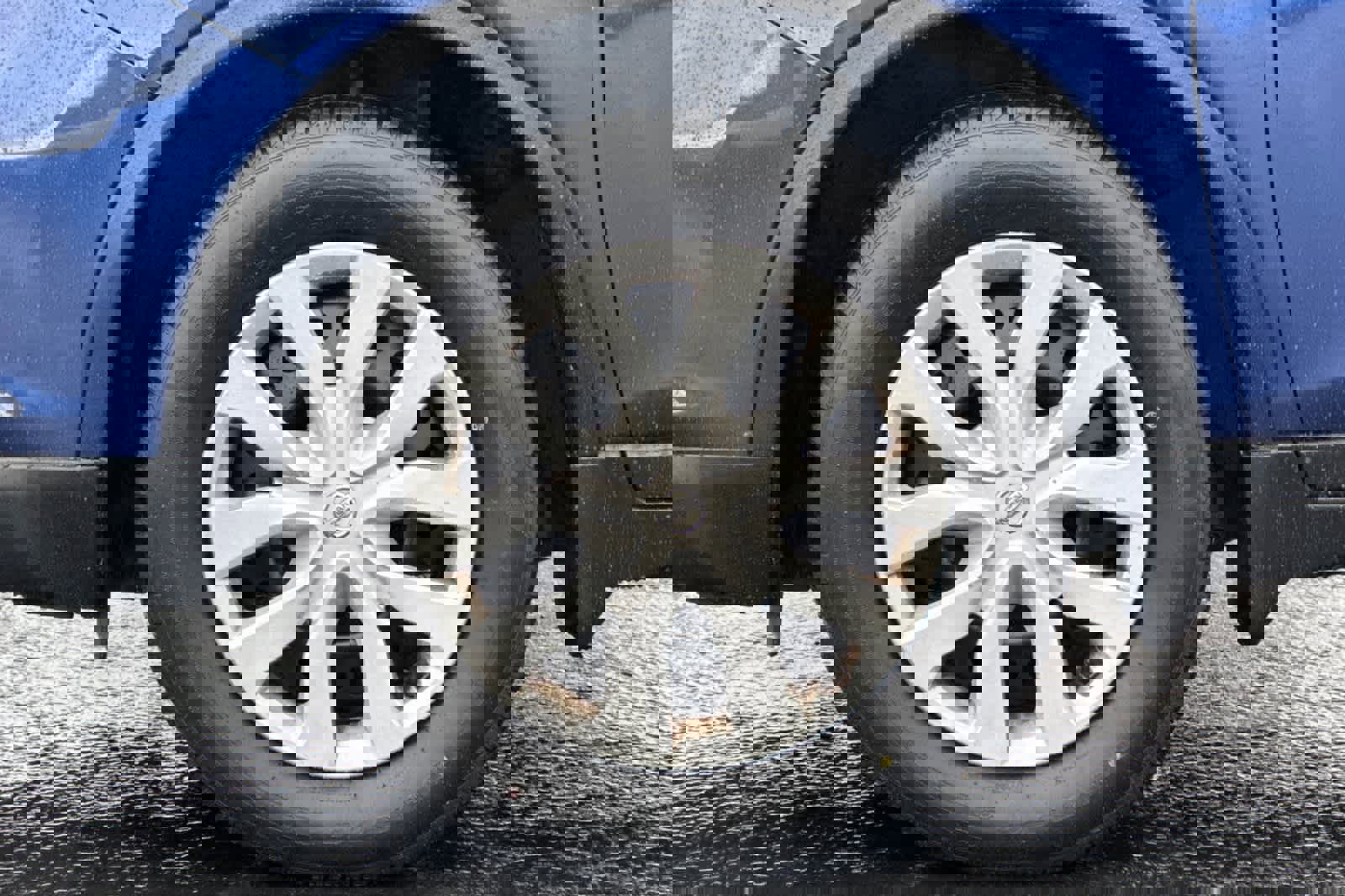 Used 2017 Nissan Rogue S image 25