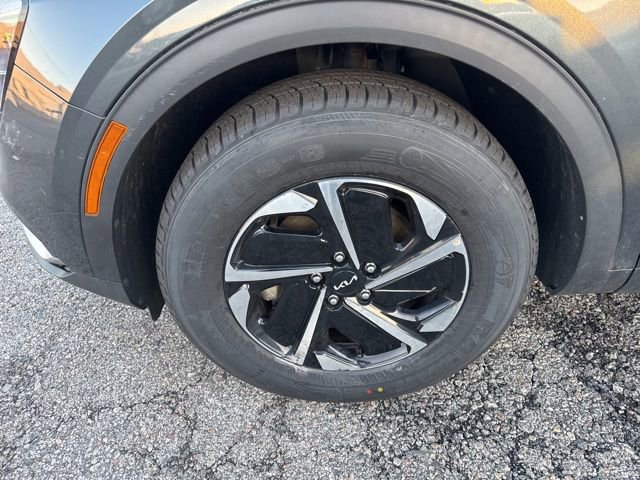 Used 2023 Kia Sportage LX image 8