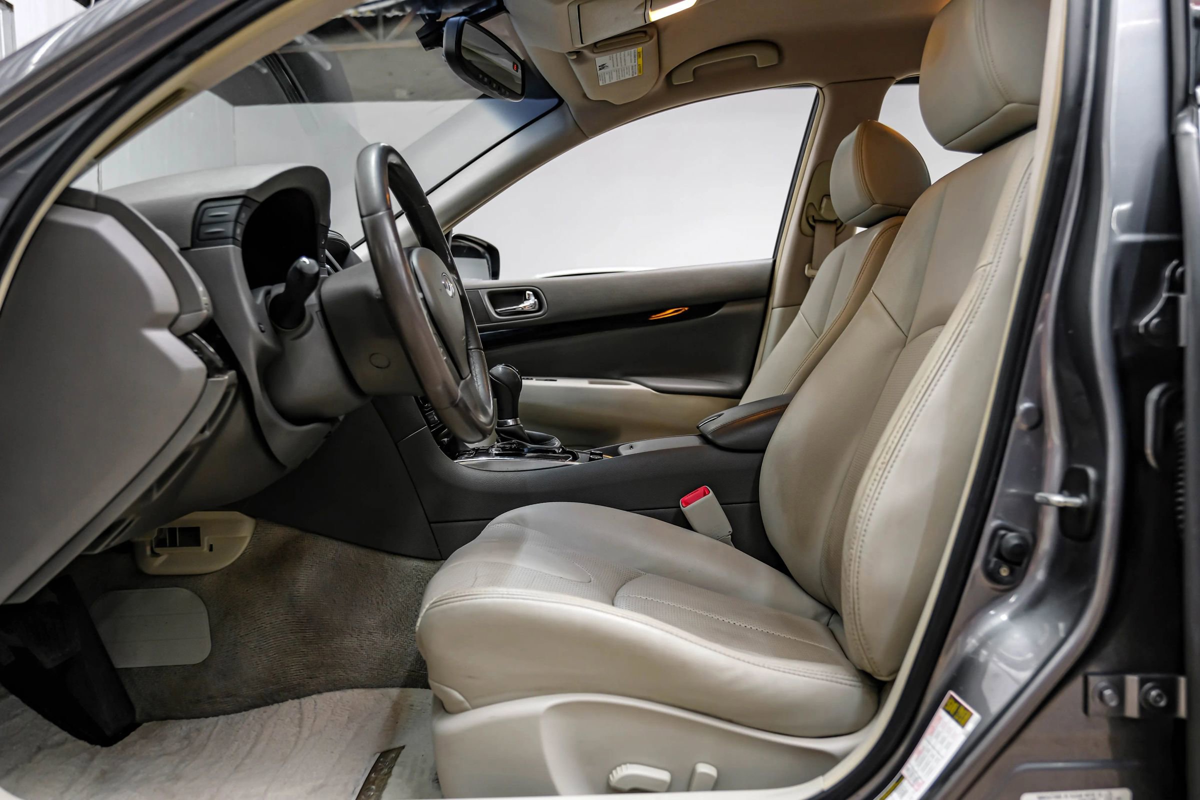 Used 2015 INFINITI Q40 image 4