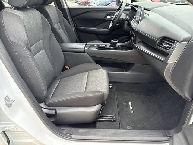 Used 2024 Nissan Rogue SV FWD image 15