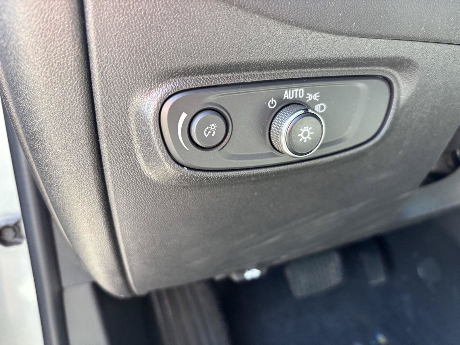 Used 2024 Chevrolet Equinox LS w/ LS Convenience Package AWD/4WD image 18