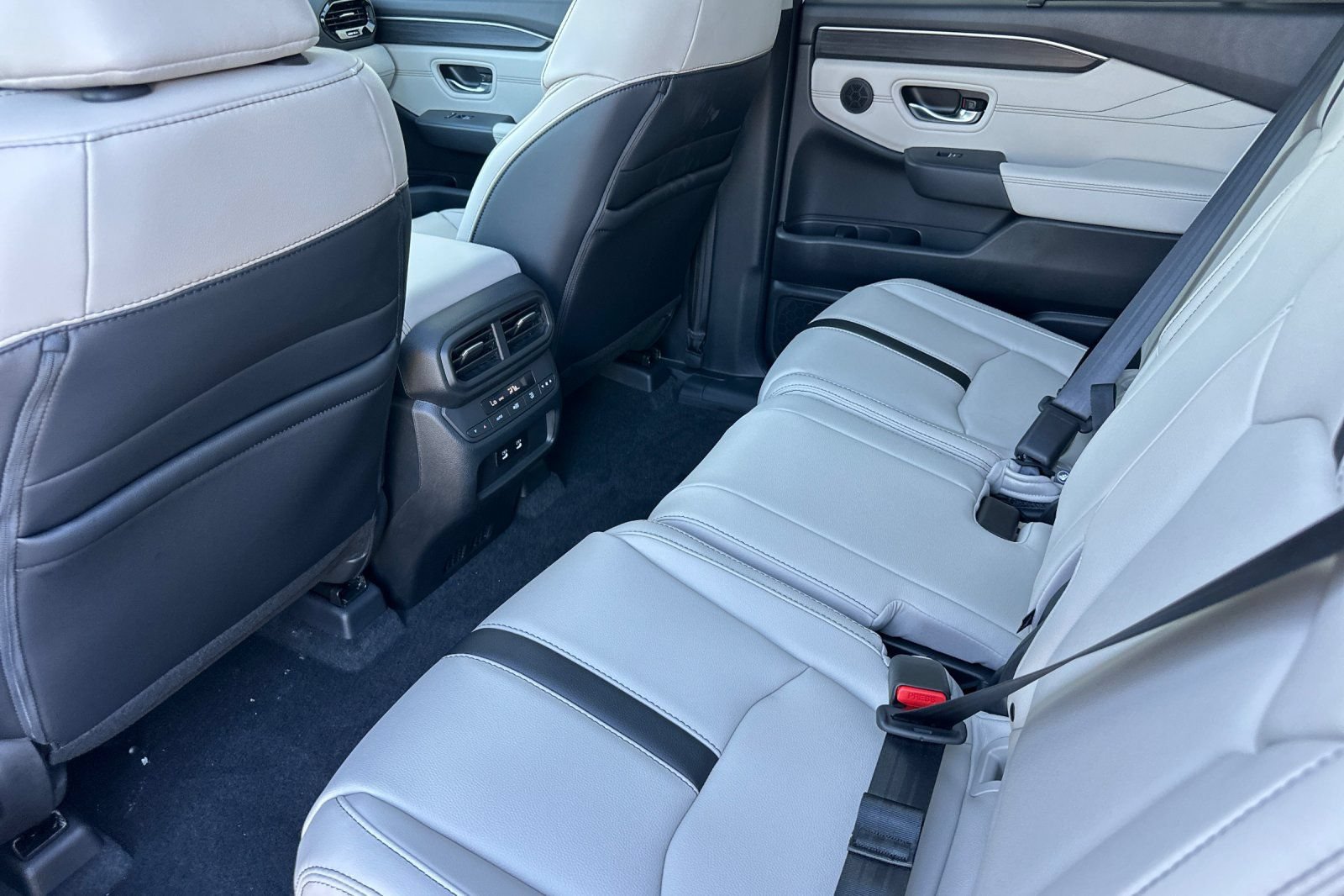New 2026 Honda Pilot Touring image 13