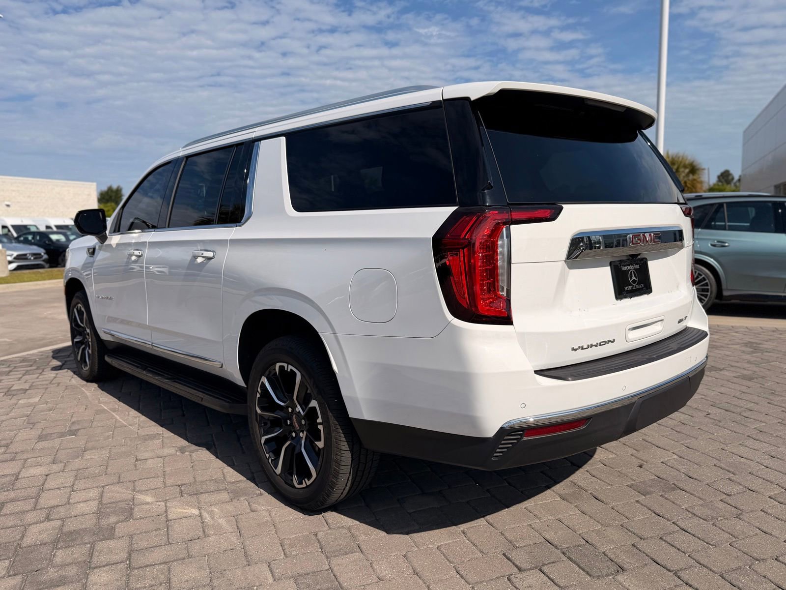Used 2023 GMC Yukon XL SLT RWD image 10