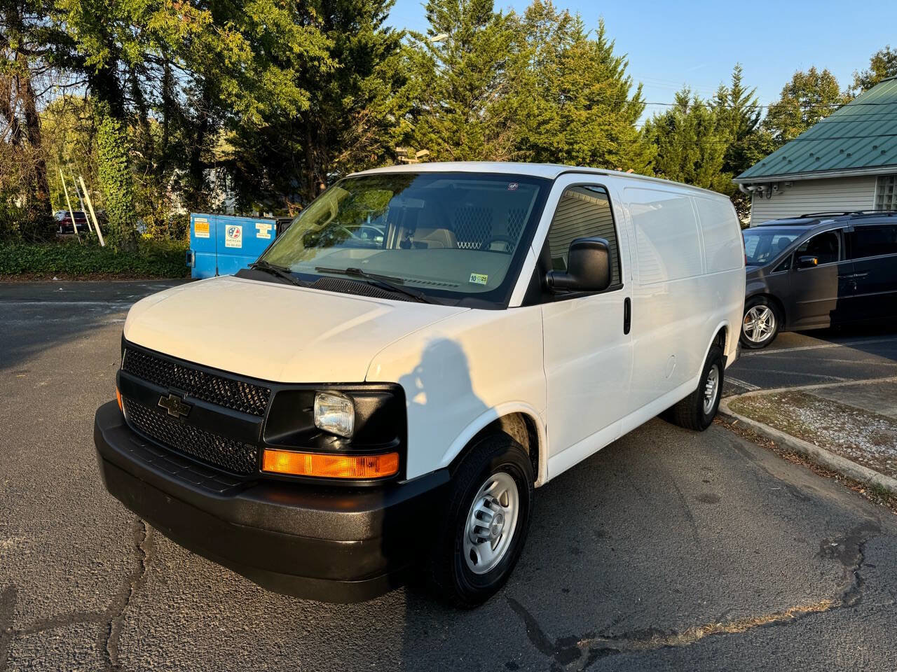 Used 2017 Chevrolet Express 2500 image 3