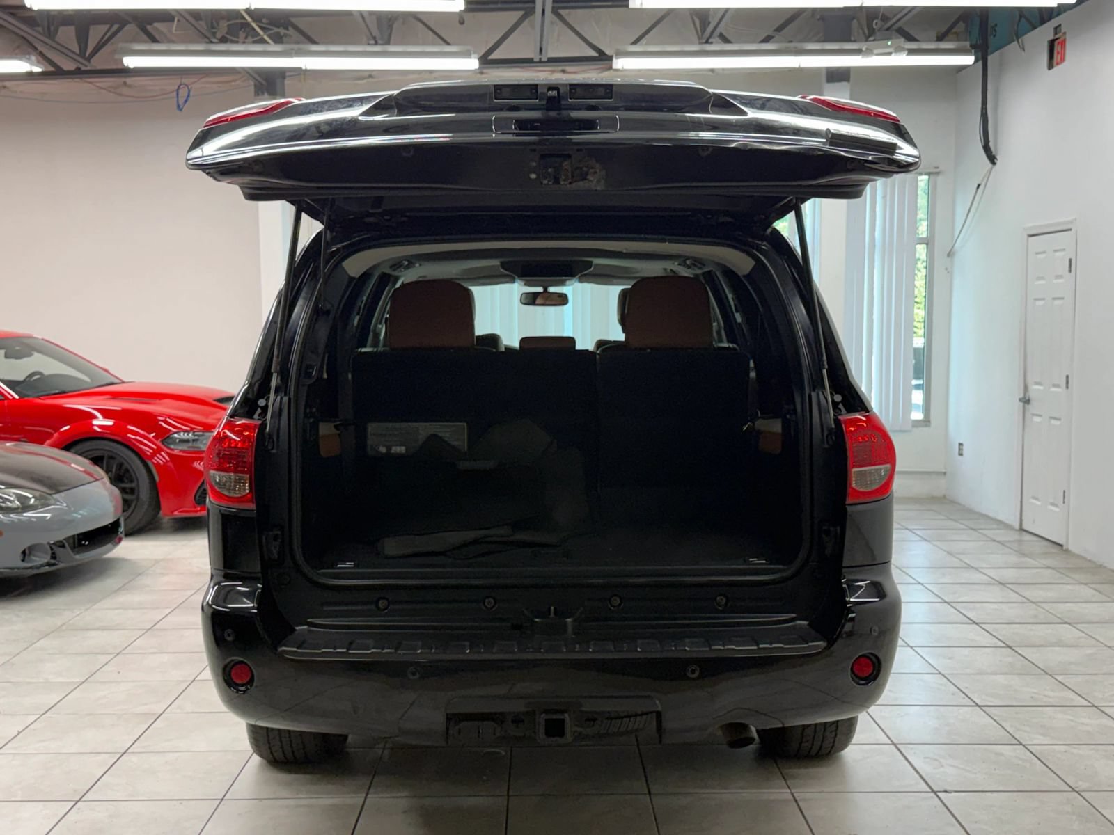 Used 2014 Toyota Sequoia Platinum AWD/4WD image 21