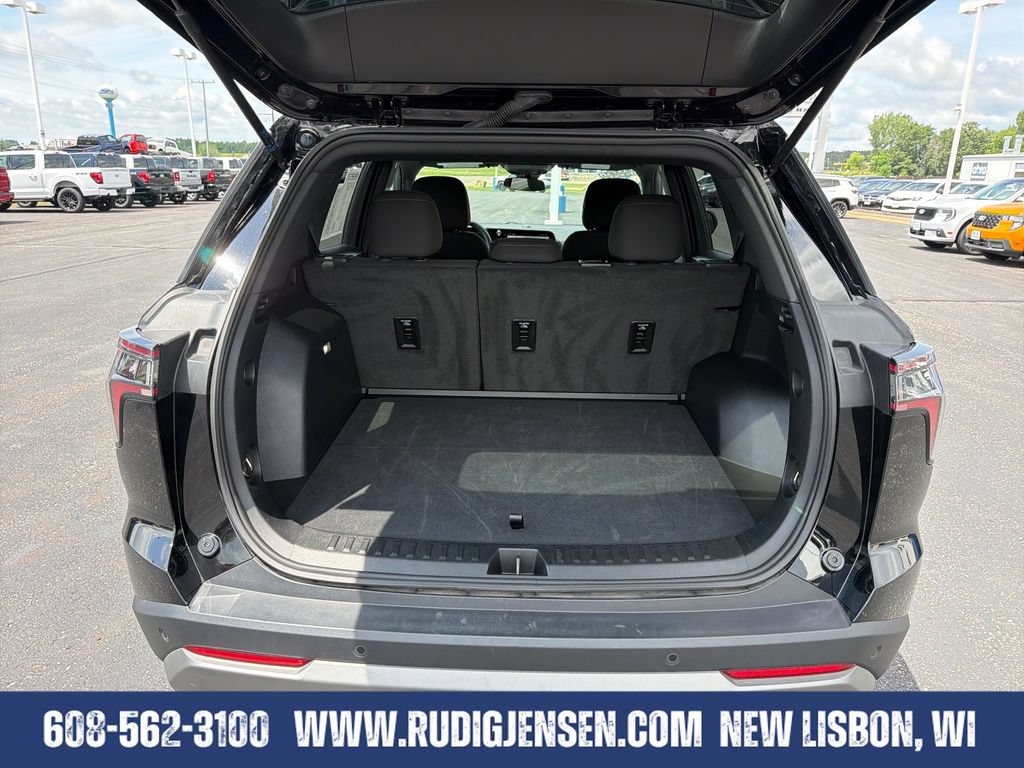 Used 2026 Chevrolet Equinox LT AWD/4WD image 23