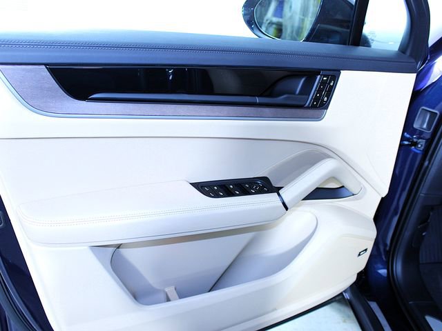 New 2026 Porsche Cayenne S AWD/4WD image 19