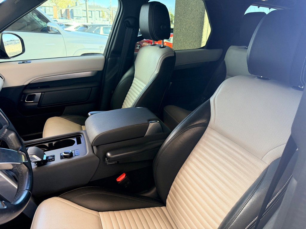 Used 2021 Land Rover Discovery S R-Dynamic AWD/4WD image 7