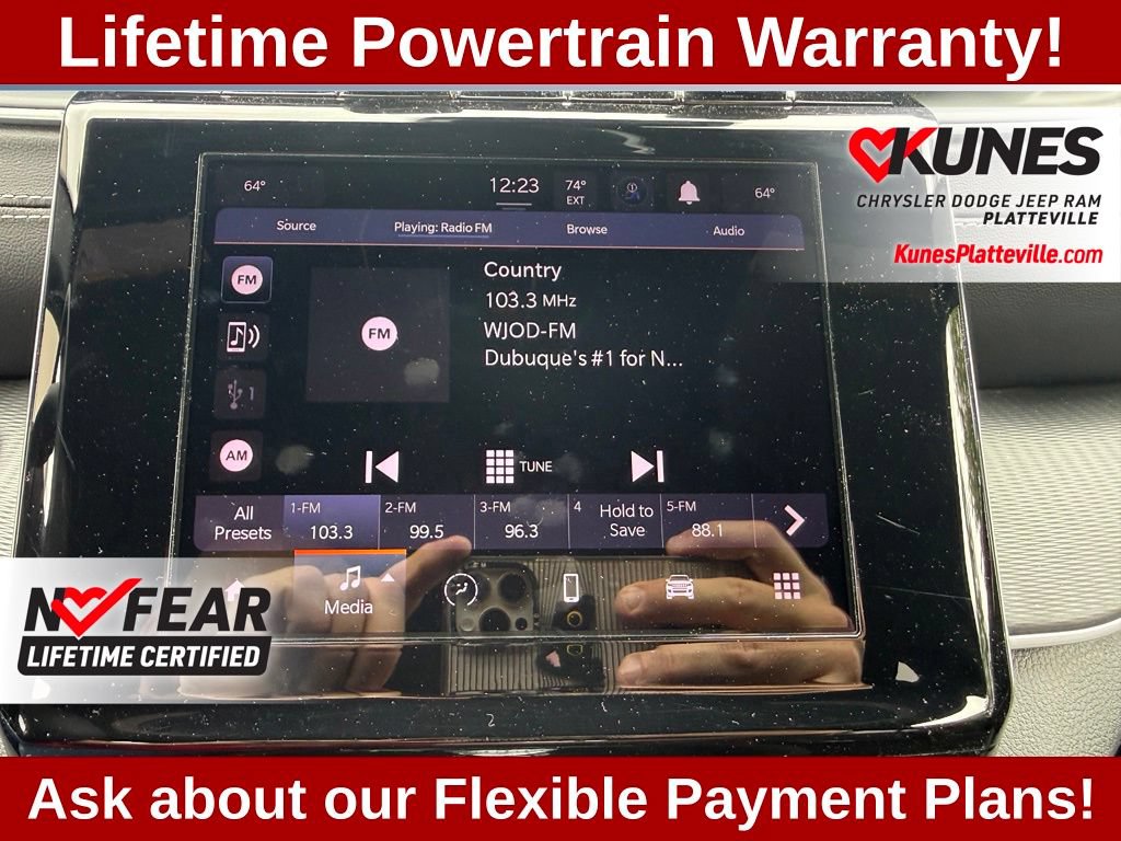 Used 2024 Jeep Grand Cherokee Laredo w/ Trailer Tow Package AWD/4WD image 19