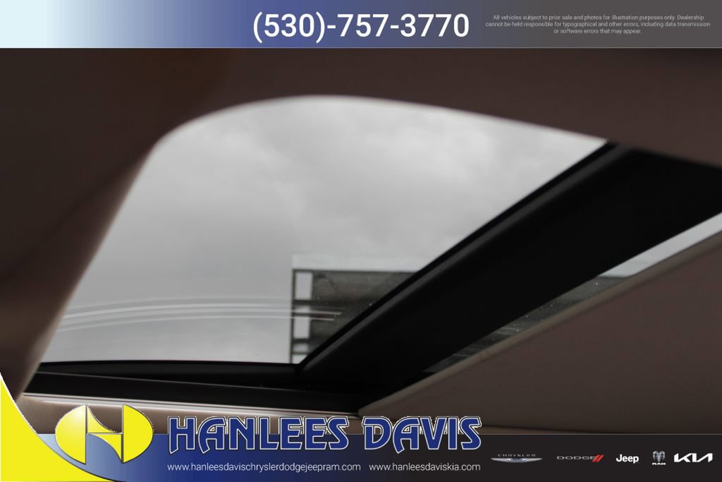 Used 2023 Nissan Rogue SV w/ SV Premium B Package image 15