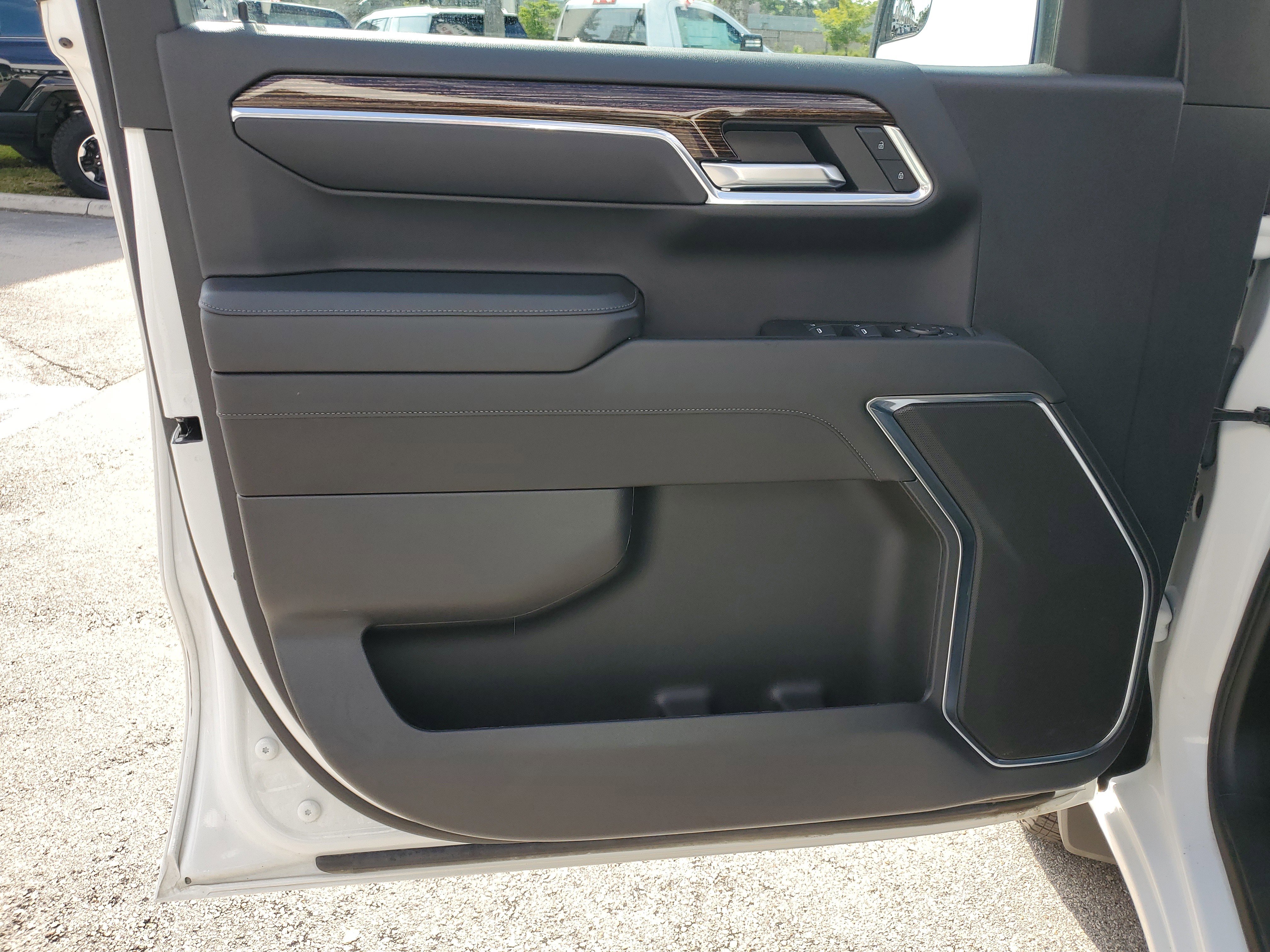 Used 2023 GMC Sierra 1500 SLE image 26