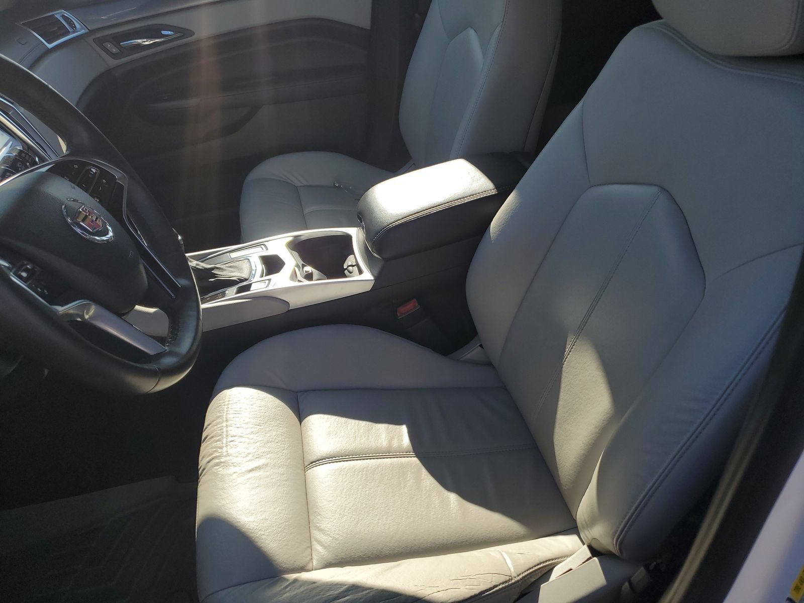 Used 2015 Cadillac SRX FWD image 17