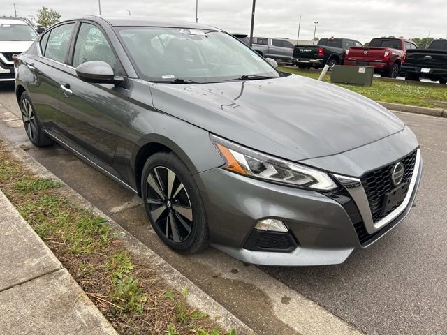 Used 2021 Nissan Altima 2.5 SV FWD image 2