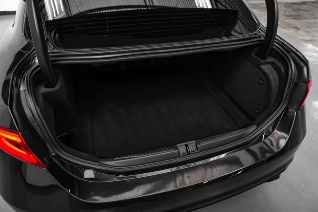 Used 2020 Alfa Romeo Giulia w/ Nero Edizione RWD image 45