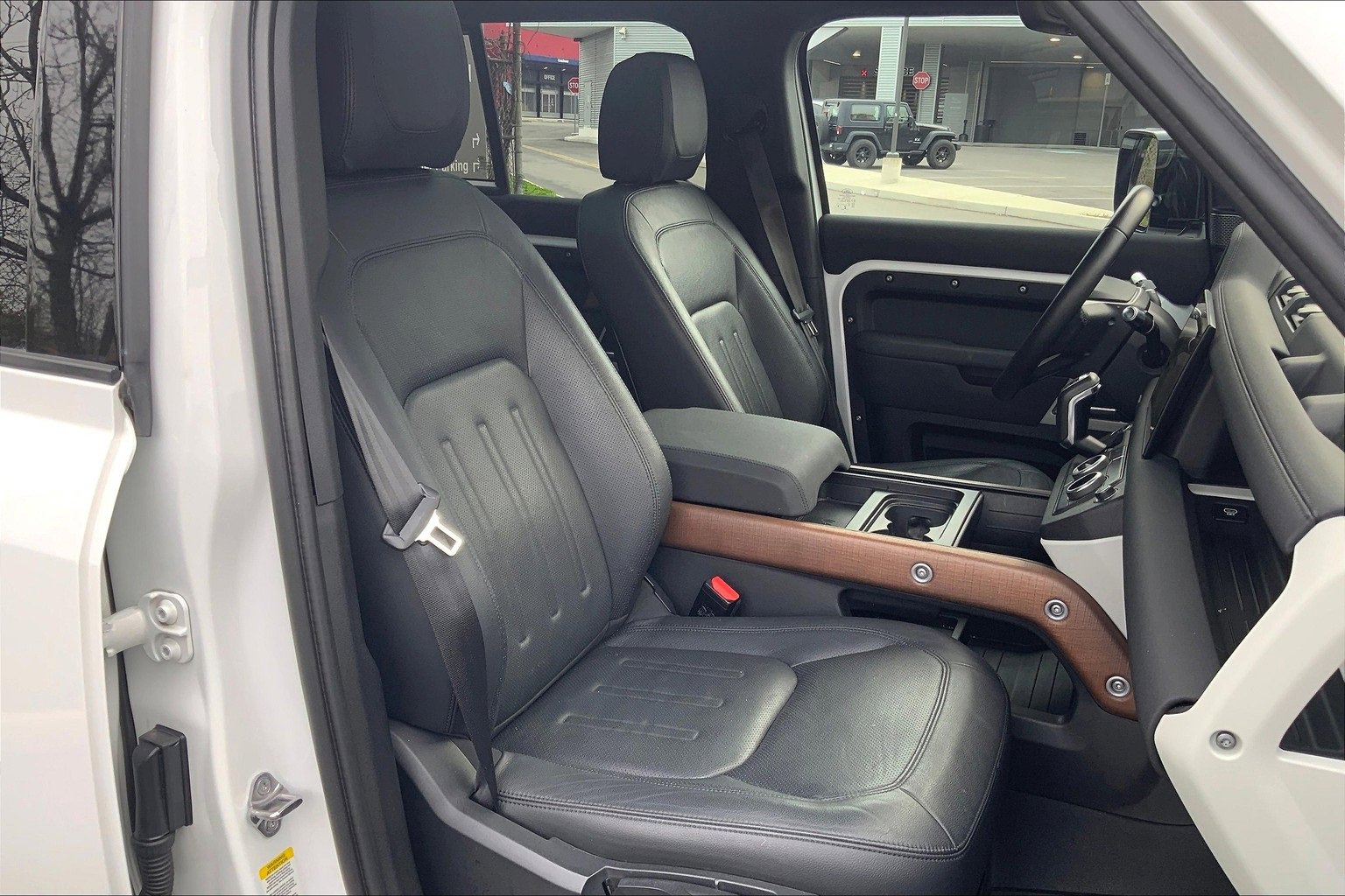 Used 2022 Land Rover Defender 110 S image 8