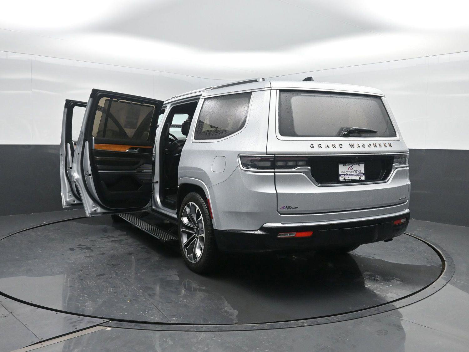 Used 2024 Jeep Grand Wagoneer Series III image 51