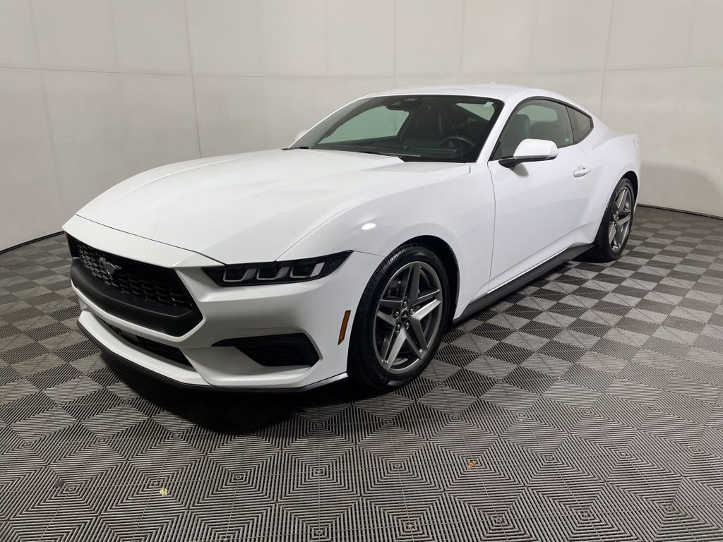 Used 2024 Ford Mustang Coupe image 4