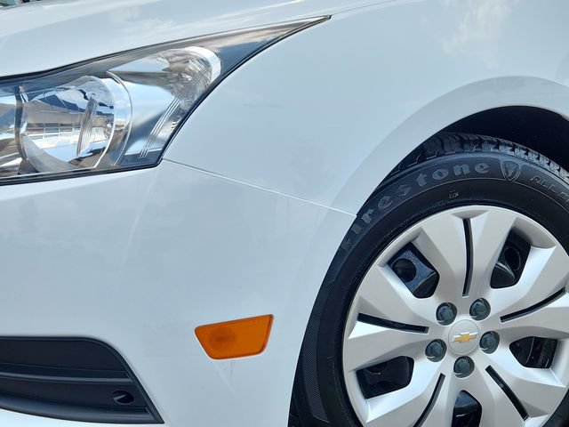 Used 2013 Chevrolet Cruze LS FWD image 19