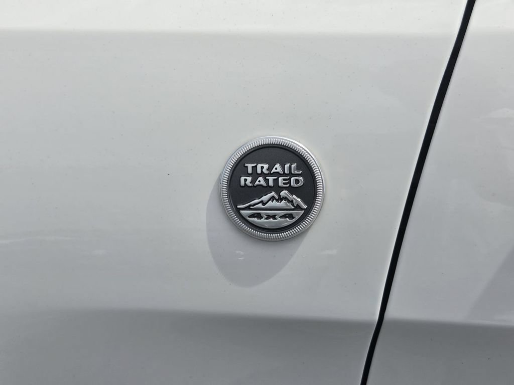 Used 2019 Jeep Grand Cherokee Overland AWD/4WD image 8