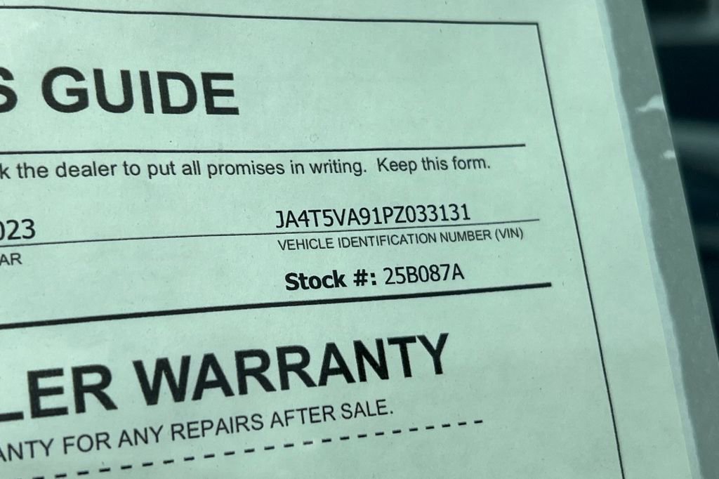 Used 2023 Mitsubishi Outlander SEL image 37