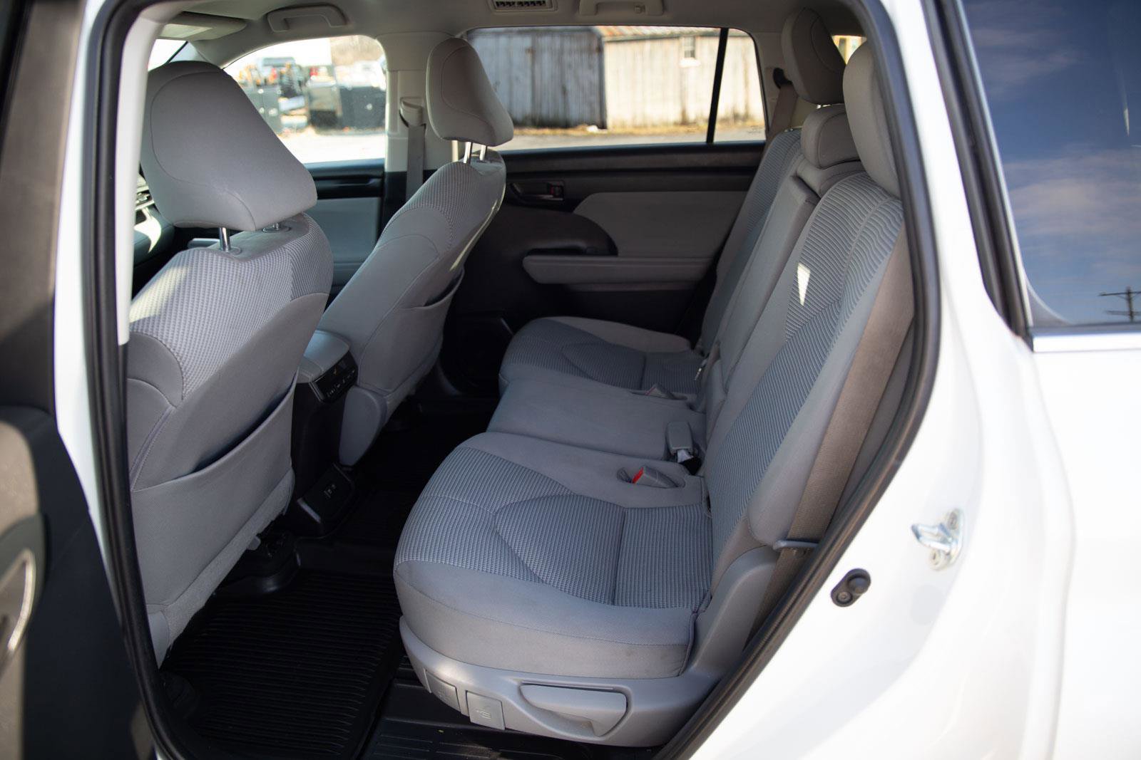 Used 2020 Toyota Highlander LE image 22