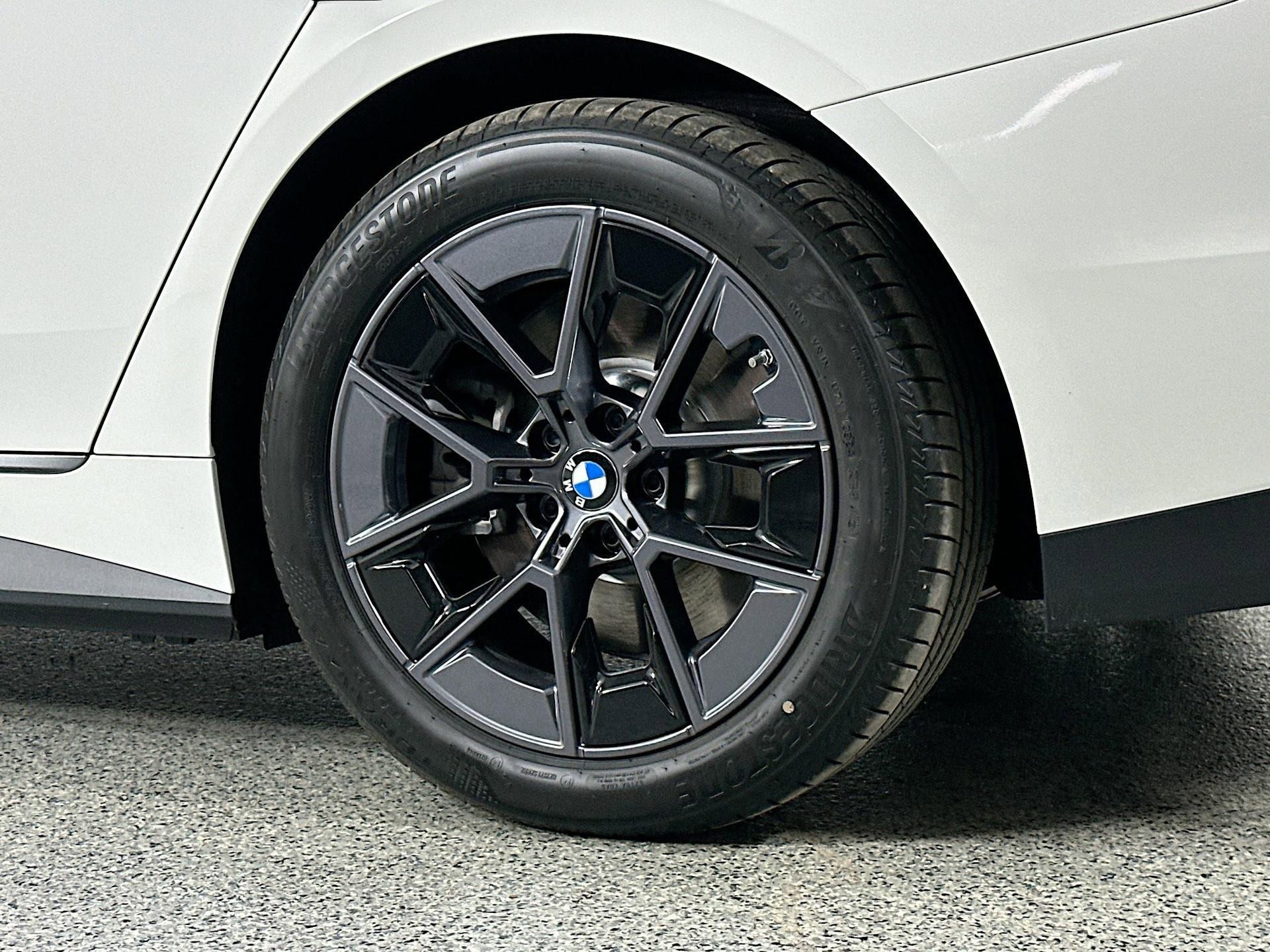 Used 2025 BMW i4 xDrive40i w/ Parking Assistance Package image 8