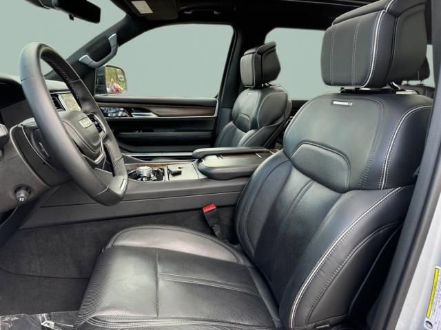 Used 2023 Jeep Grand Wagoneer L Series II image 5