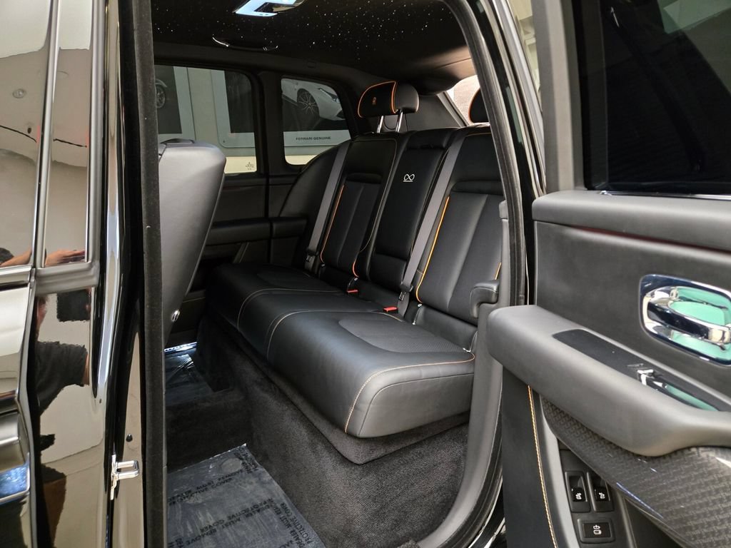 Certified 2025 Rolls-Royce Cullinan Black Badge AWD/4WD image 16