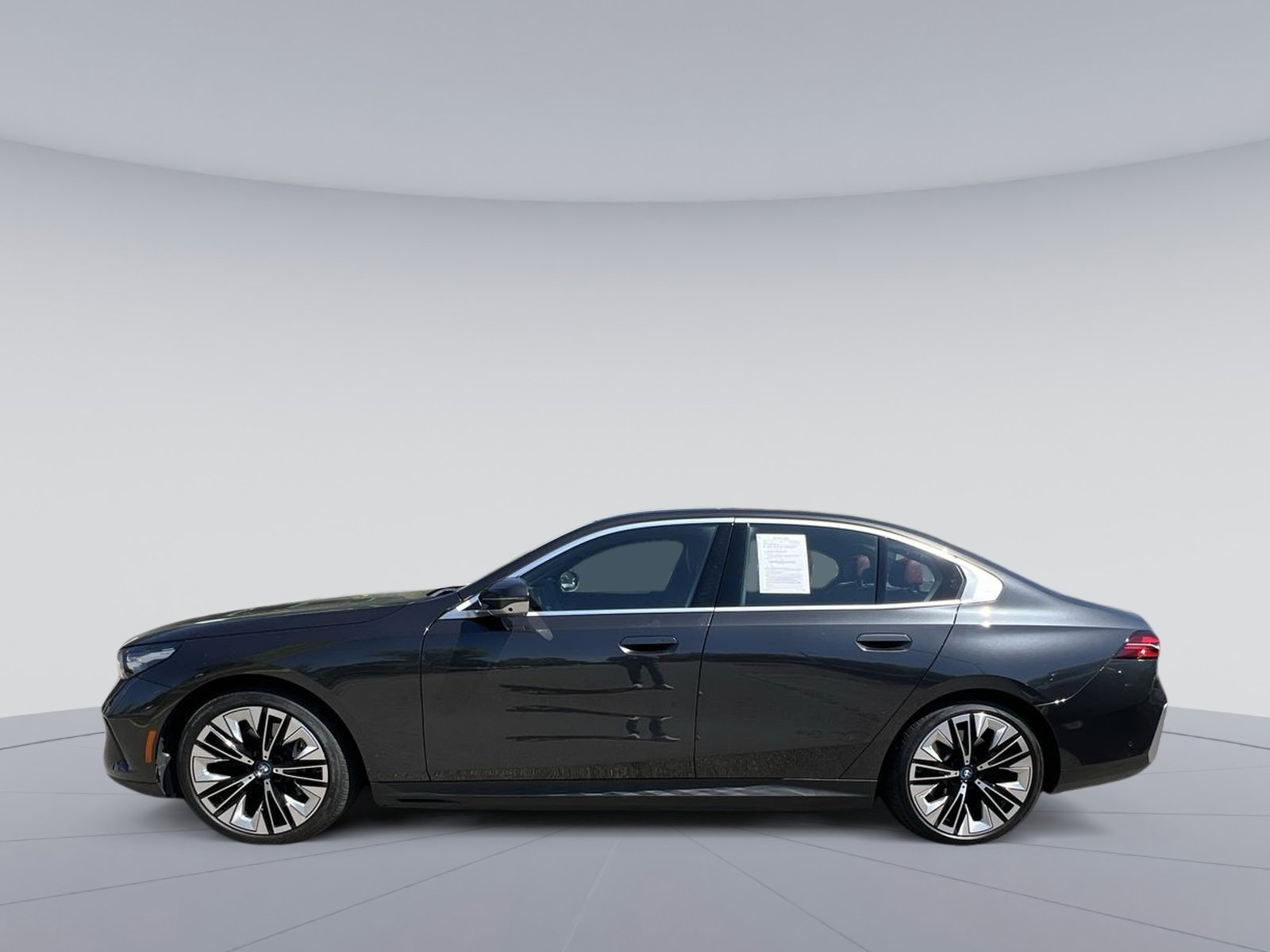 Used 2025 BMW i5 xDrive40 w/ Premium Package AWD/4WD image 6