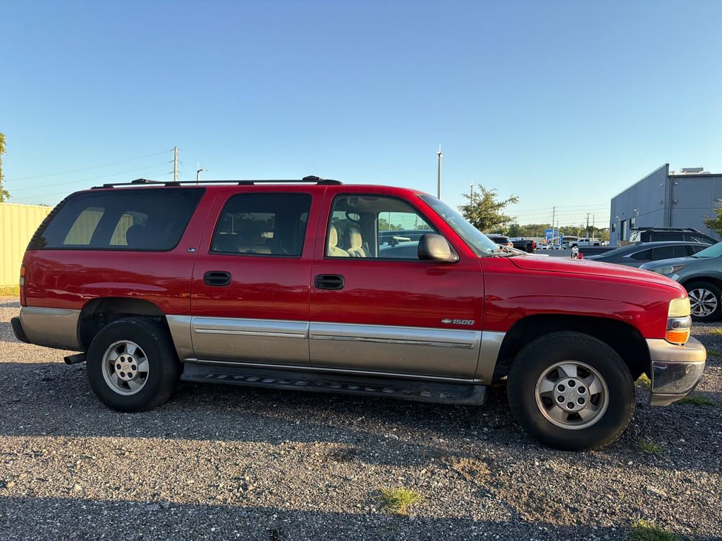 Used 2000 Chevrolet Suburban LS w/ LS Preferred Equipment Group RWD image 4