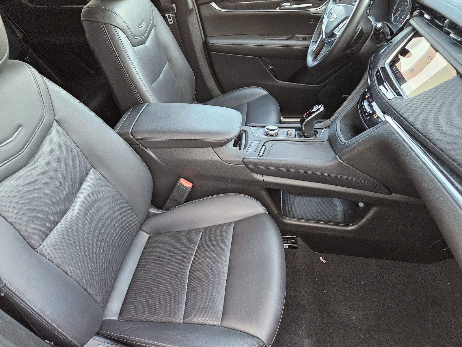 Certified 2023 Cadillac XT5 Premium Luxury FWD image 17