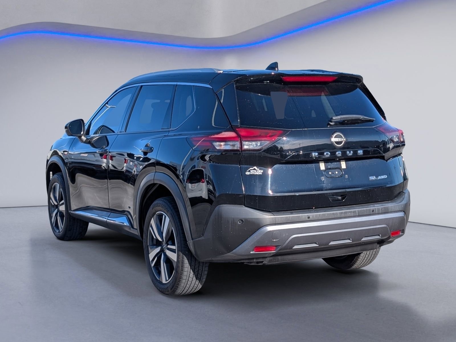 Used 2023 Nissan Rogue SL image 6