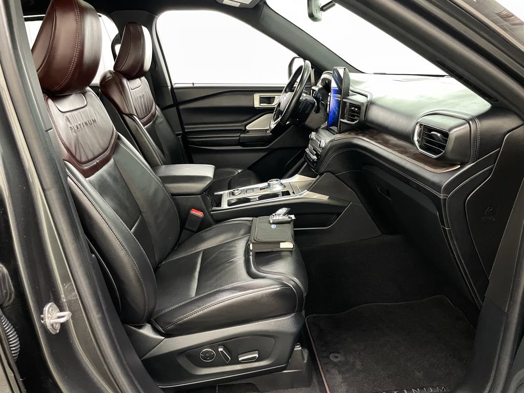 Used 2020 Ford Explorer Platinum w/ Premium Technology Package AWD/4WD image 41