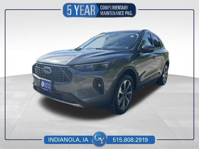 Used 2025 Ford Escape Platinum AWD/4WD image 1